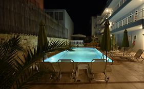 Kiwi Hotel